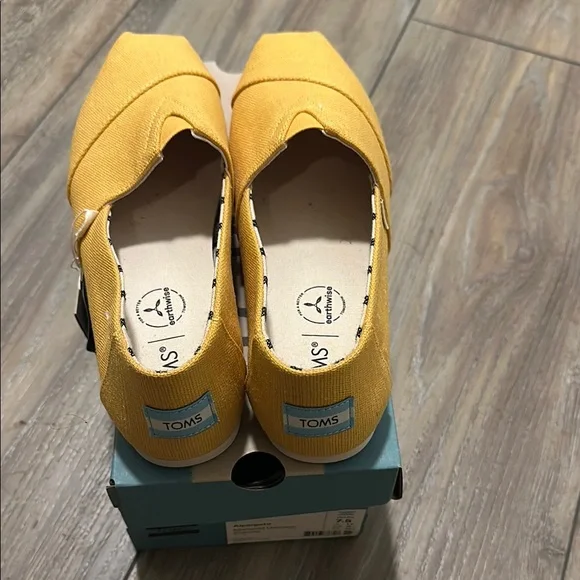 TOMS Marigold Heritage Canvas Alpargata Slip-On Shoes - Picture 1 of 4